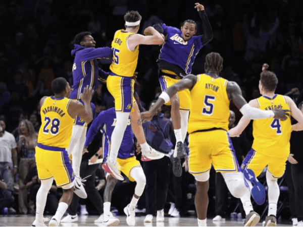 Lakers Edge Out Timberwolves in Thrilling Finish, Avoiding Late-Game&nbsp;Collapse