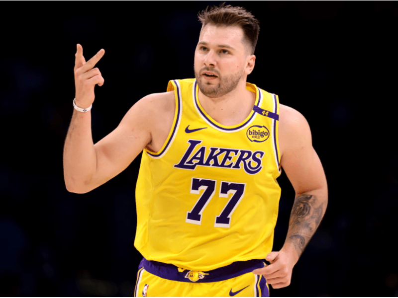 Short-Handed Lakers Open the Season Against the Golden State&nbsp;Warriors